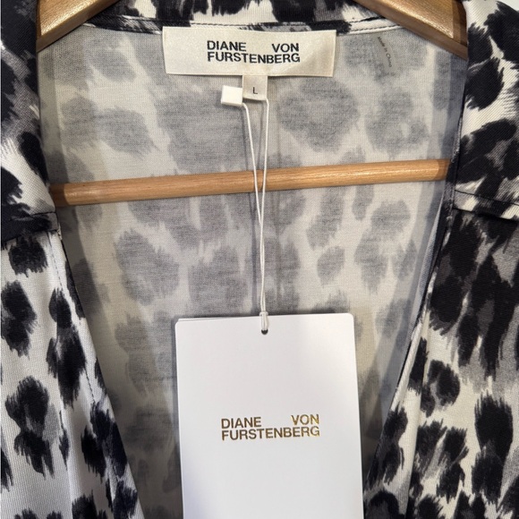 Large cocktail wrap dress. Gorgeous for any occasion. Diane Von Furstenberg - Picture 1 of 2